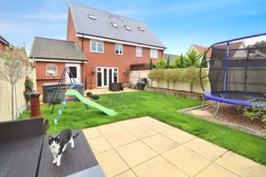 RUBENS CLOSE- click for photo gallery